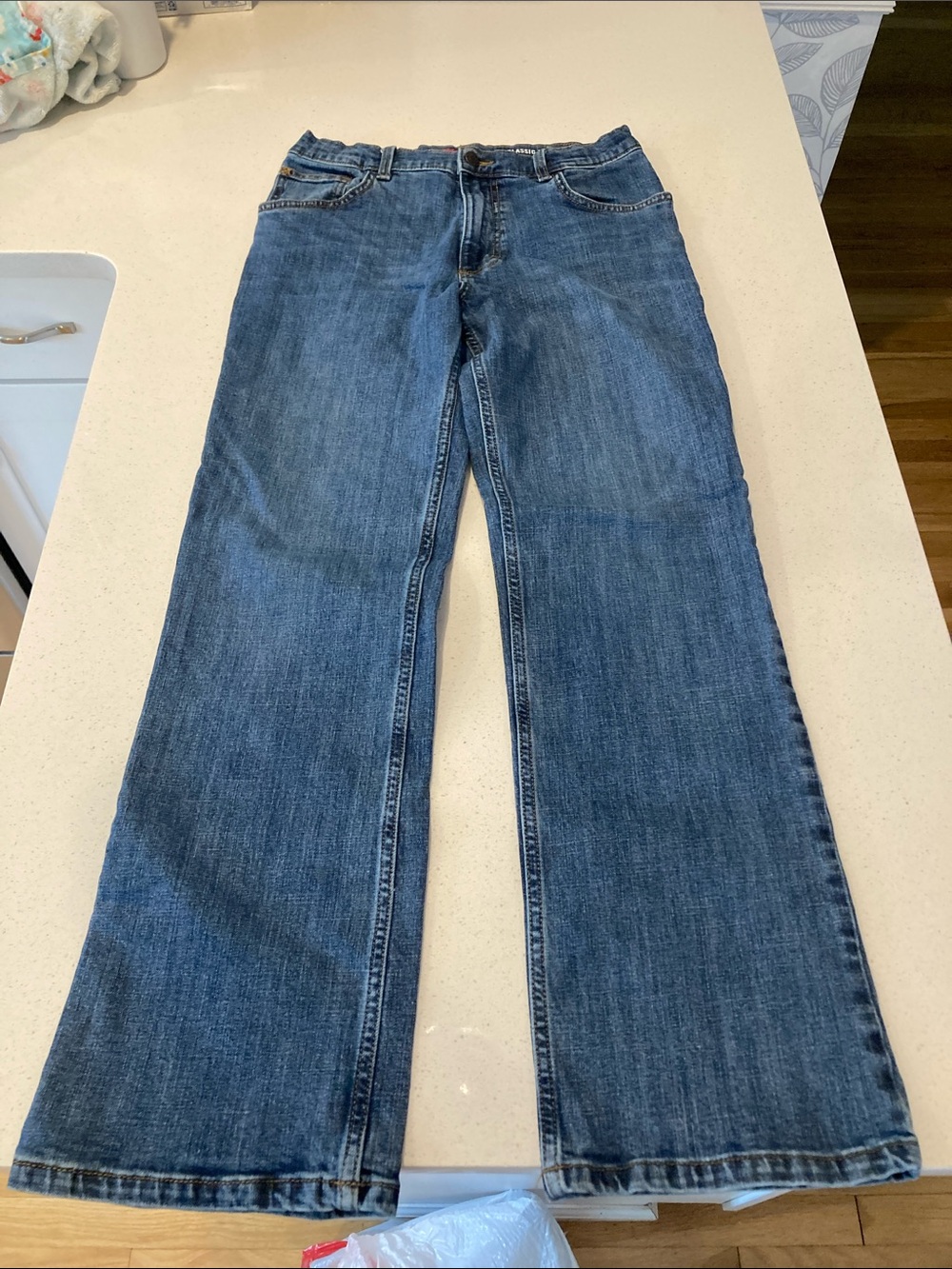 Wrangler Men's Bootcut Jeans in Medium Blue Wash